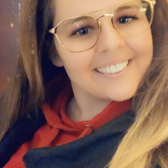 Meet your Posher, Lauren - Picture 1 of 1